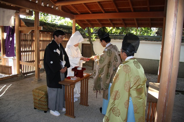 京都・京都御苑内の宗像神社での結婚式